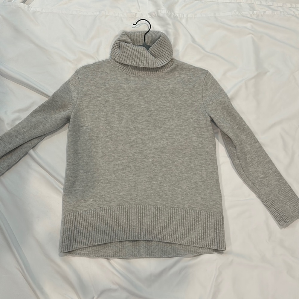 Grey Banana Republic Turtleneck Sweater
